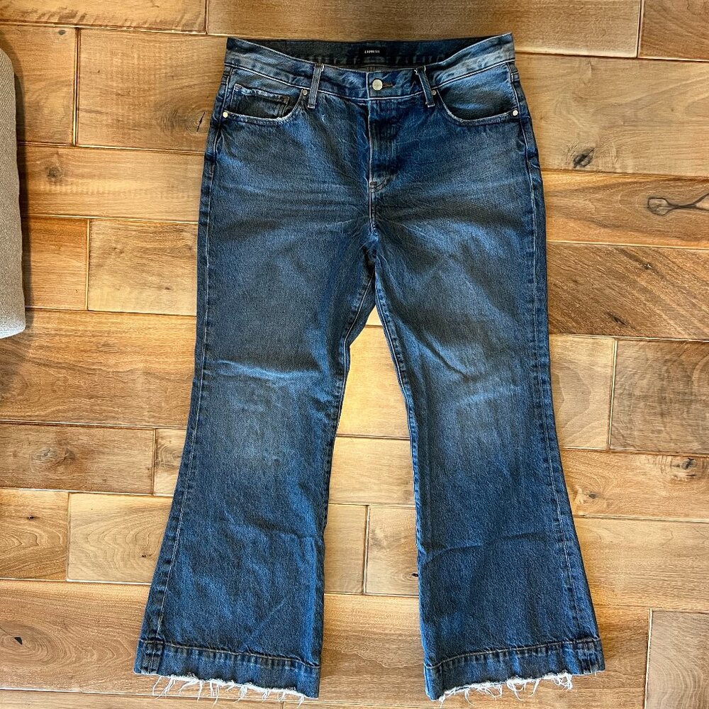 Express Womens Mid rise, 70's Flare Raw Hem Jeans, Medium Wash, Size 14